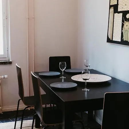 Kaksio Jaerven Rannalla, Tampereen Vieressae! Linnavuori